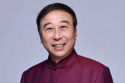 冯巩妻子叫什么名字 在冯巩背后默默付出的女人艾慧