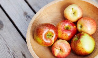 蒸熟的苹果要煮多久才能吃 蒸苹果的烹饪方法