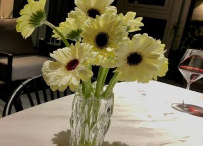 插花水里放什么保鲜持久 买来鲜花放什么东西能长久