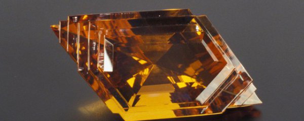 属虎的女性佩戴什么好