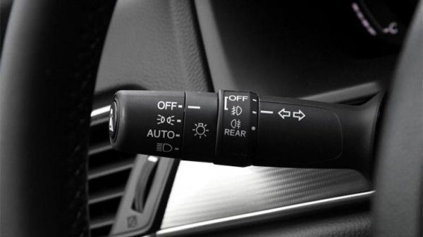 汽车自动头灯是什么意思