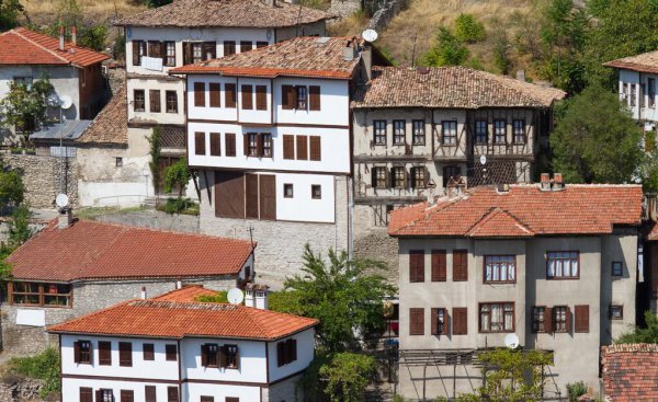 农村大门挂五帝钱图片