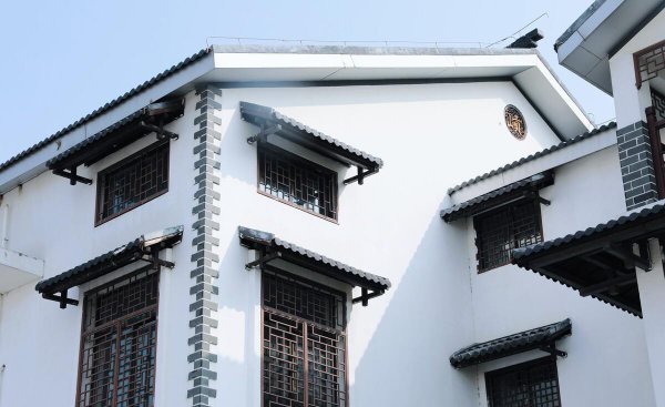 农村大门挂五帝钱图片