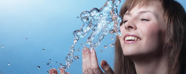 茶叶水怎么洗脸好