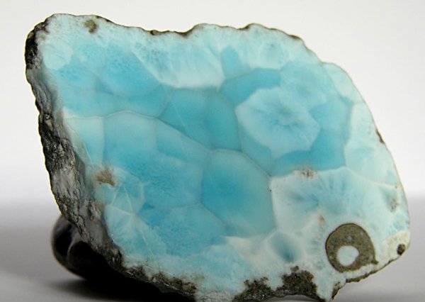 世界十大稀有宝石排名与价值