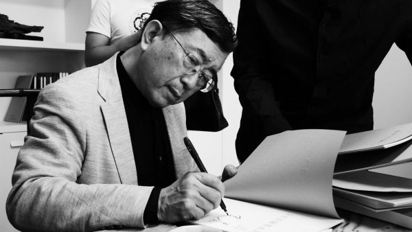 余秋雨为什么跌下神坛