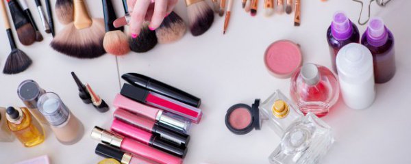 如何鉴别口红的好坏