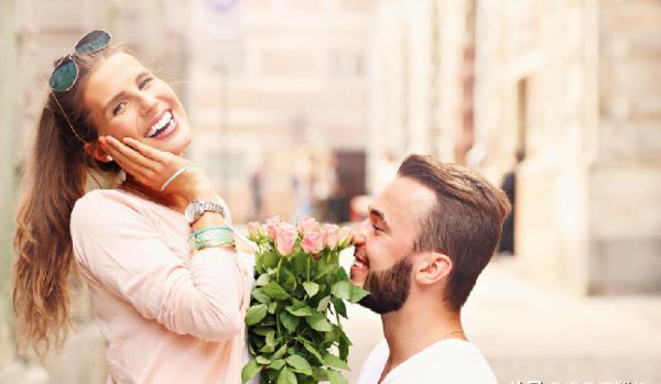 情人节男朋友不送礼物正常吗