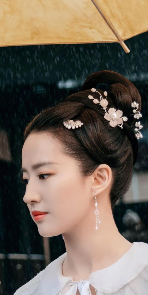 步摇和簪子的区别是什么