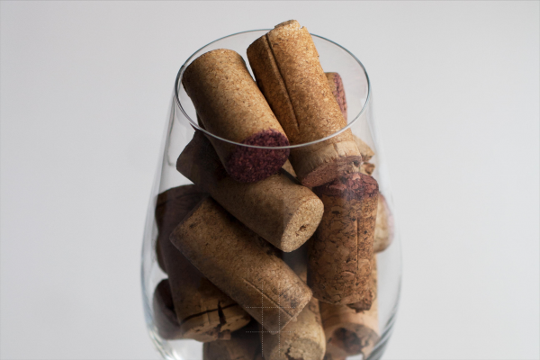 红酒瓶塞自己鼓出来怎么回事