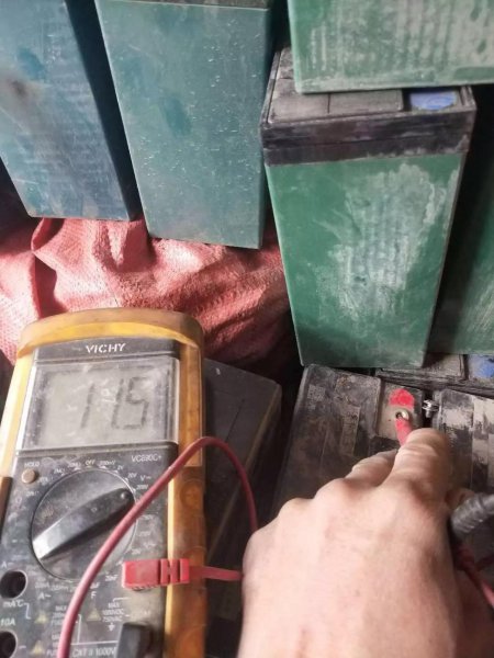 饿死的电瓶能修复好吗