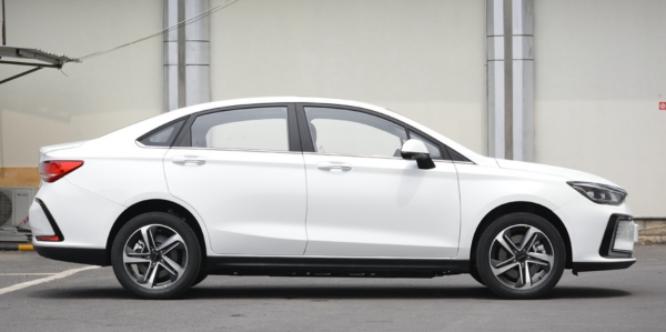 跑滴滴适合买什么车