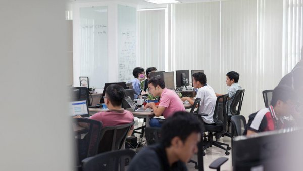 拼多多老总黄峥简介