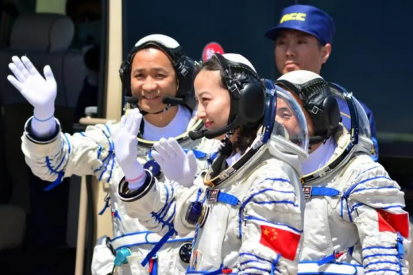 宇航员工资多少钱一个月