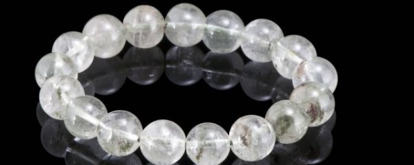 五行火命人戴什么好