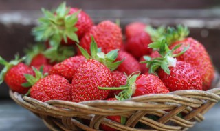草莓可以不洗直接吃吗 草莓不洗就能食用吗