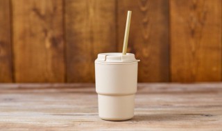 适合老人喝水的水杯材质 老人用什么水杯好