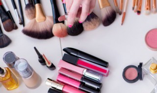 如何鉴别口红的好坏 鉴别口红的好坏的方法