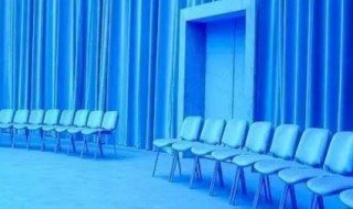 克莱因蓝是不是宝蓝色 克莱因蓝和宝蓝色一样吗