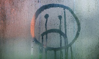 男朋友伤心安慰鼓励的话语 男朋友伤心了安慰暖心的话