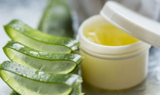 用芦荟洗头的正确方法 怎么用芦荟洗头
