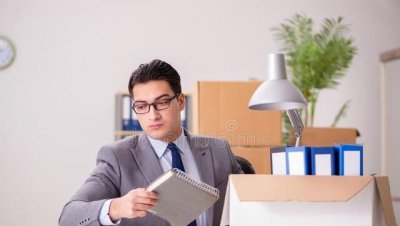 员工不接受降薪可以辞退吗 因为降薪辞职公司需要补偿吗