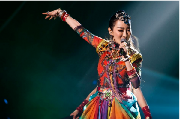 萨顶顶原名叫什么