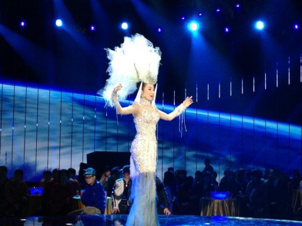 萨顶顶原名叫什么