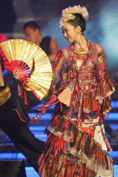 萨顶顶原名叫什么