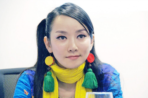 萨顶顶原名叫什么