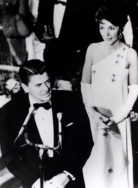 美国演员总统里根简介