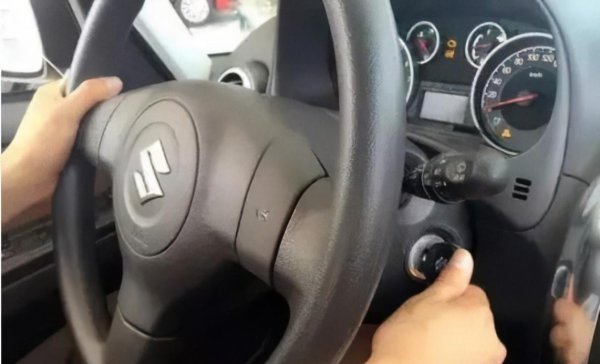 obd系统指示灯亮起是什么原因