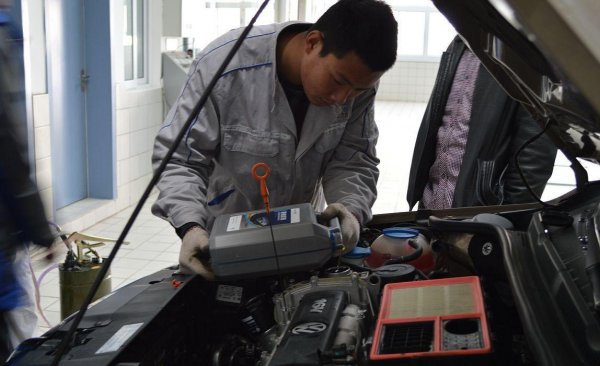 obd系统指示灯亮起是什么原因