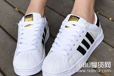 贝壳头阿迪达斯怎么辨别真假