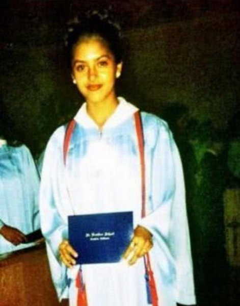 瓦妮莎是黑人还是白人