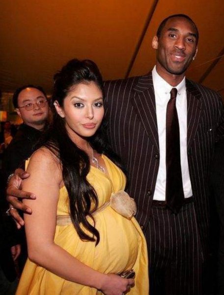 瓦妮莎是黑人还是白人