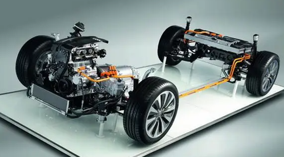 买燃油车还是新能源车哪个好