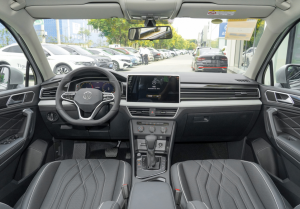 买燃油车还是新能源车哪个好