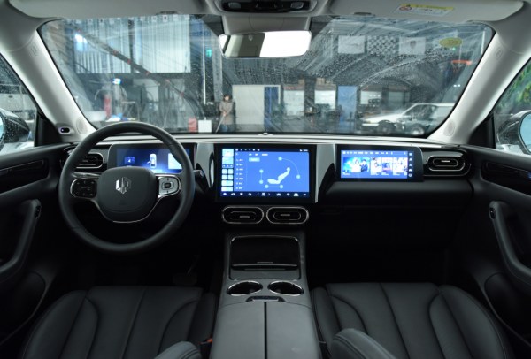 买燃油车还是新能源车哪个好