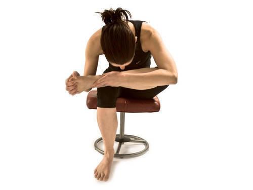 坐在办公桌前可以做的运动