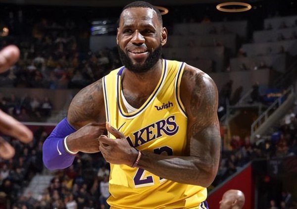 詹姆斯和库里谁地位高厉害