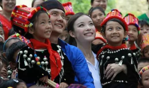 冯绍峰家境情况到底怎么样