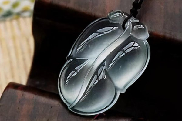 翡翠叶子有什么寓意