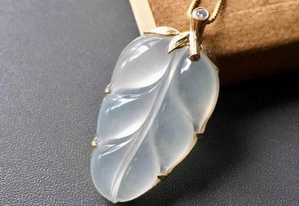 翡翠叶子有什么寓意