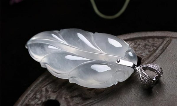 翡翠叶子有什么寓意