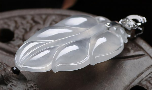 翡翠叶子有什么寓意