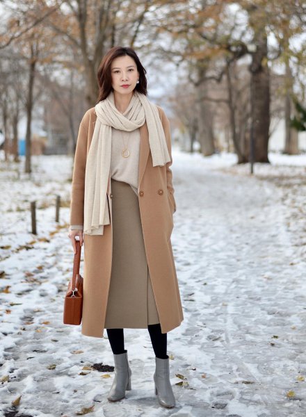 驼色大衣配什么内搭颜色好看