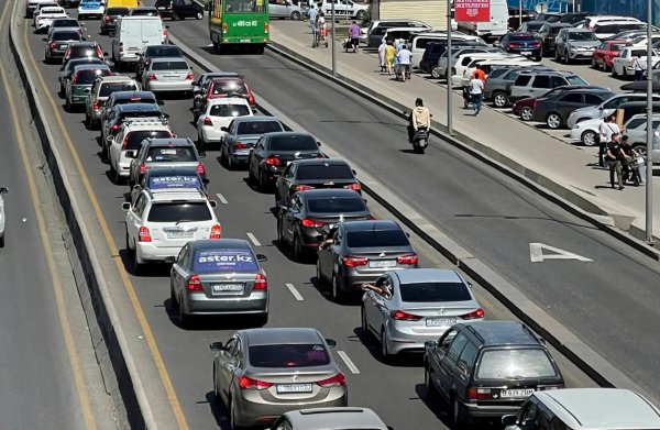 哈萨克斯坦人口面积简介