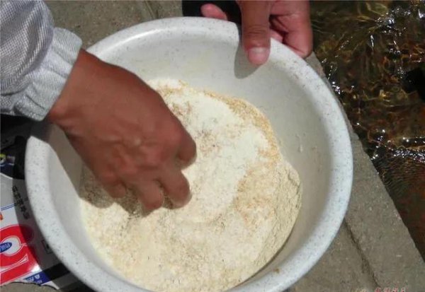 拉饵开饵技巧手法教程