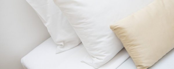 记忆棉枕头的优缺点